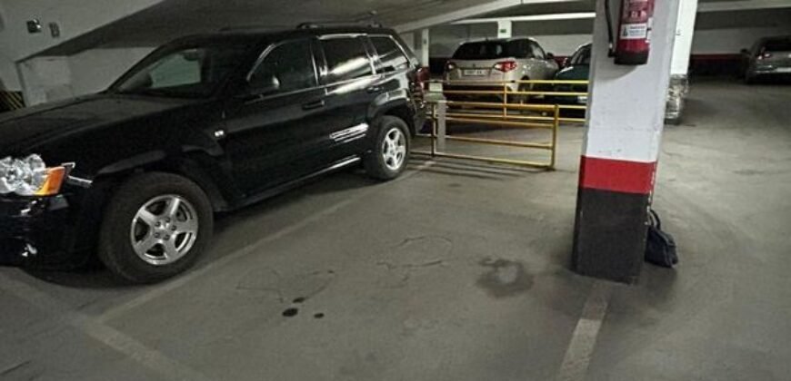 Garaje en alquiler. Calle Fuentesaúco, Campamento, Latina, Madrid