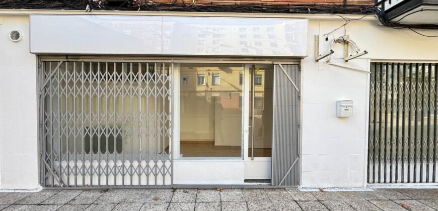 Local en alquiler. Calle de Villagarcía, Batán, Madrid