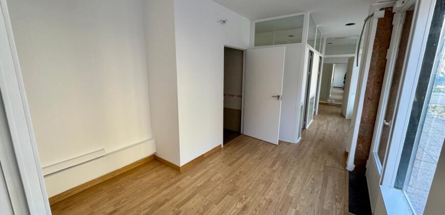 Local en alquiler. Calle de Villagarcía, Batán, Madrid