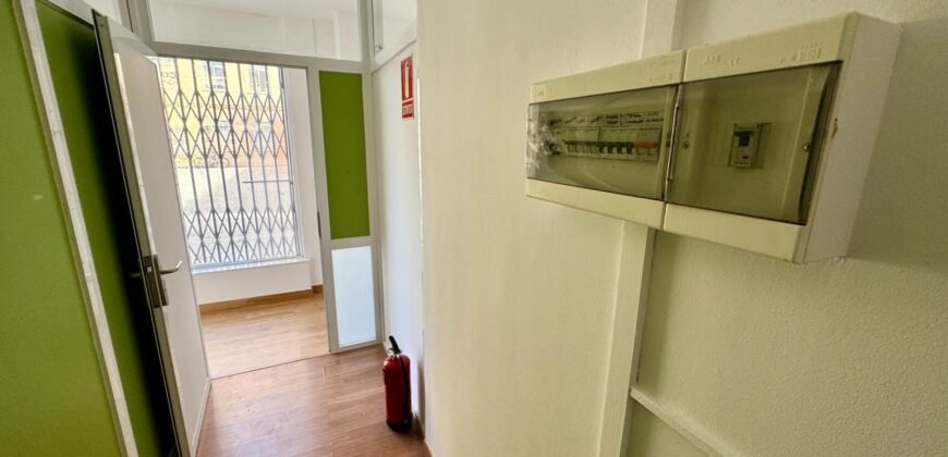 Local en alquiler. Calle de Villagarcía, Batán, Madrid