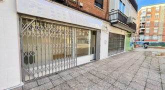 Local en alquiler. Calle de Villagarcía, Batán, Madrid