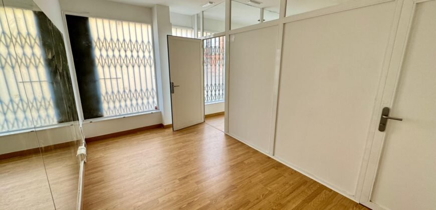 Local en alquiler. Calle de Villagarcía, Batán, Madrid