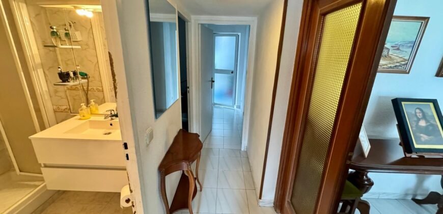 Piso en venta. Calle Villagarcía, Lucero, Madrid