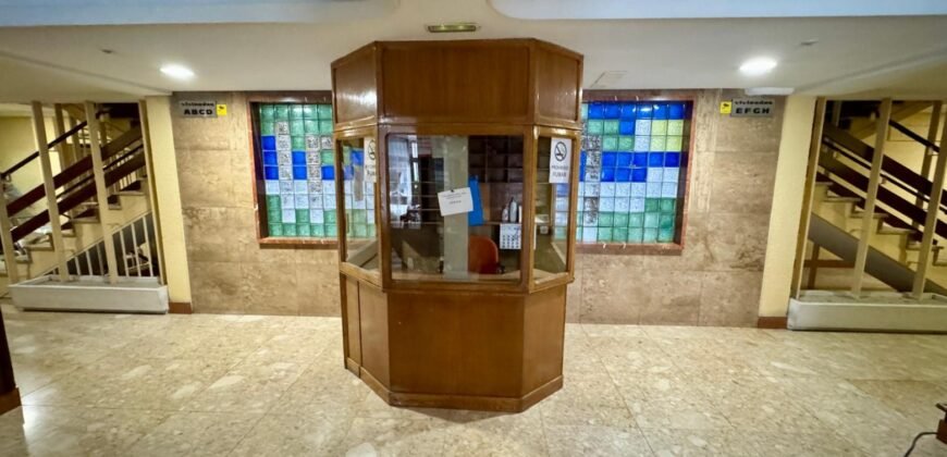 Piso en venta. Calle Villagarcía, Lucero, Madrid