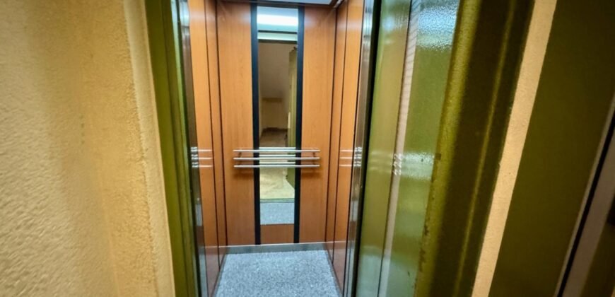 Piso en venta. Calle Villagarcía, Lucero, Madrid