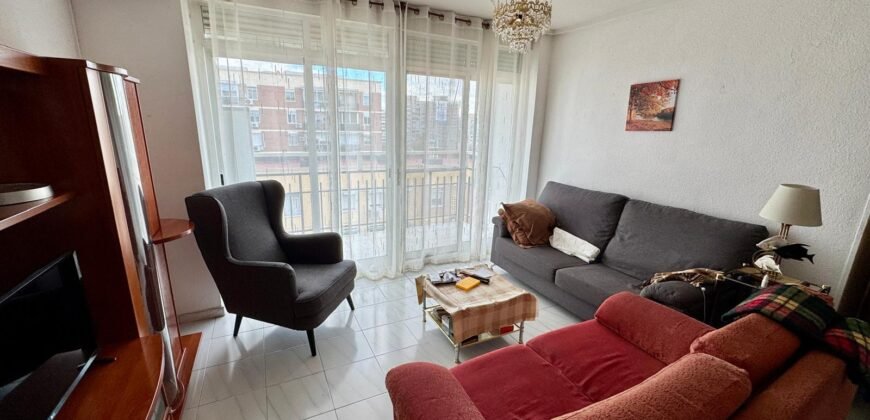 Piso en venta. Calle Villagarcía, Lucero, Madrid