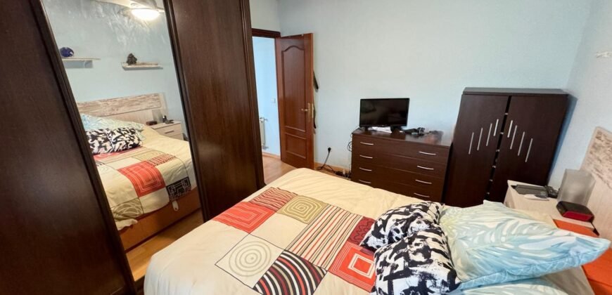 Piso en venta. Calle Villamanín, Lucero, Madrid