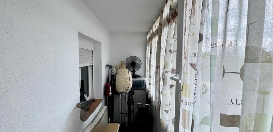 Piso en venta. Calle Villamanín, Lucero, Madrid