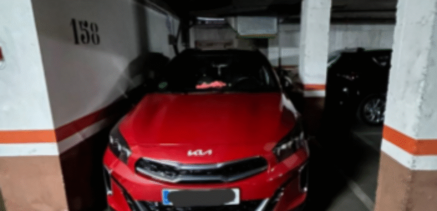 Garaje en venta. Calle Carboneras, Lucero, Latina, Madrid