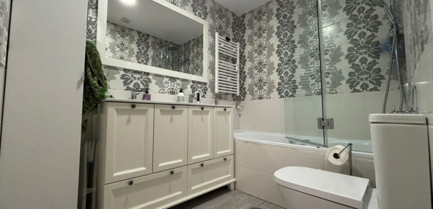 Piso en venta. Calle del Cine, Campamento, Latina, Madrid