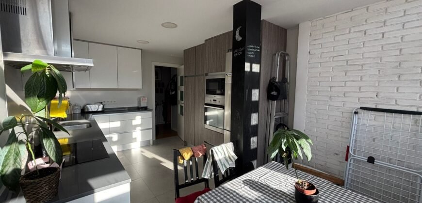 Piso en venta. Calle del Cine, Campamento, Latina, Madrid