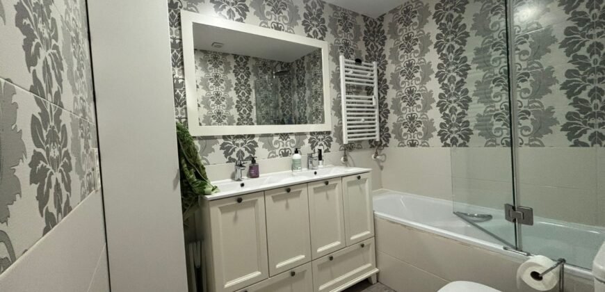 Piso en venta. Calle del Cine, Campamento, Latina, Madrid