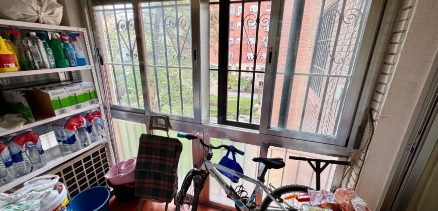 Piso en venta. Calle Villagarcía, Lucero, Latina, Madrid