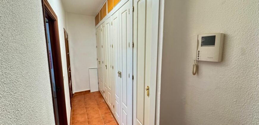 Piso en venta. Calle Villagarcía, Lucero, Latina, Madrid