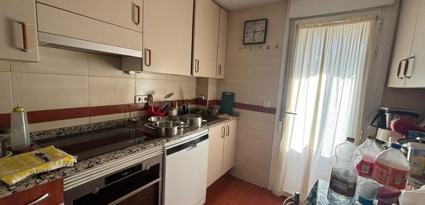 Piso en venta. Calle Dos, Campamento, Latina, Madrid