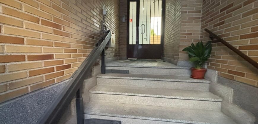 Piso en venta. Calle Dos, Campamento, Latina, Madrid