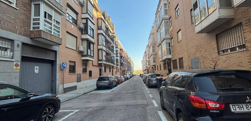 Piso en venta. Calle Dos, Campamento, Latina, Madrid